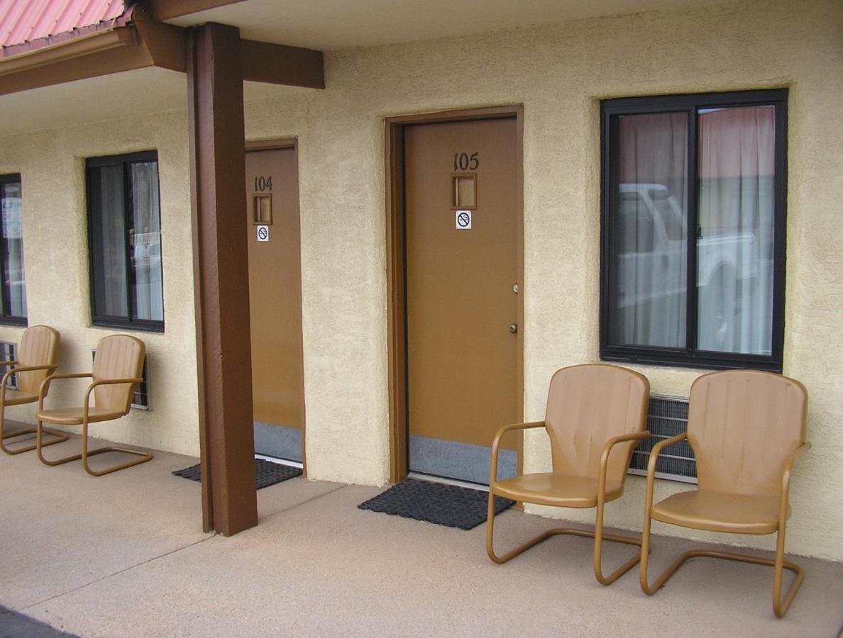 Mecca Motel Colorado Springs Exterior photo